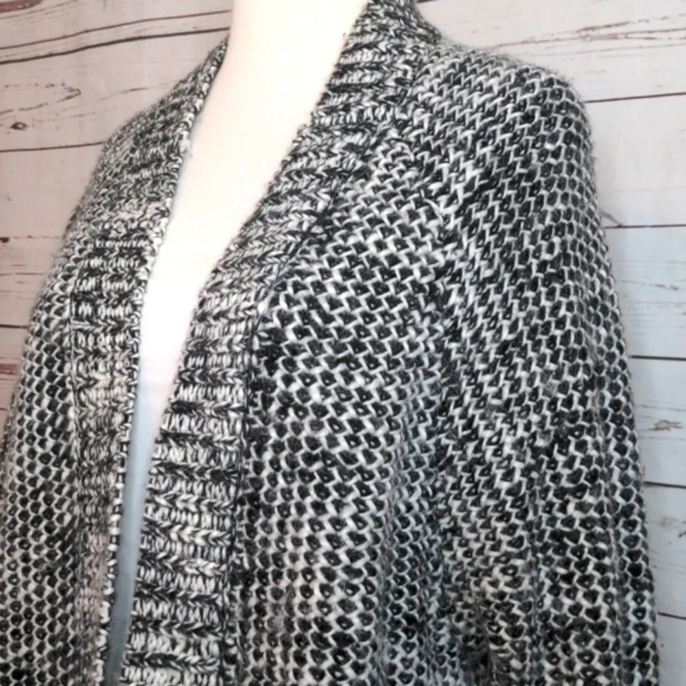 Women's Black and White Express Wool‎ Alpaca Open Long Cardigan Medium Large